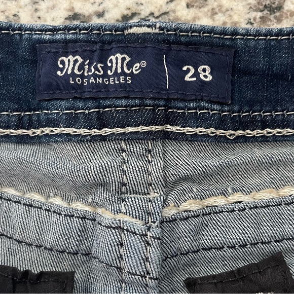 MISS ME SHORTS - Picture 7 of 8